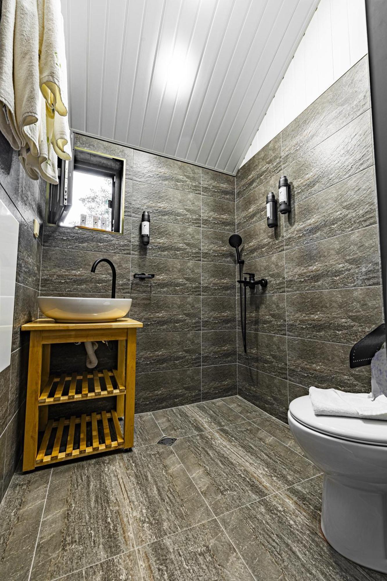 Saint Constantine Mountain Retreat Hotel Peshtera  Bagian luar foto